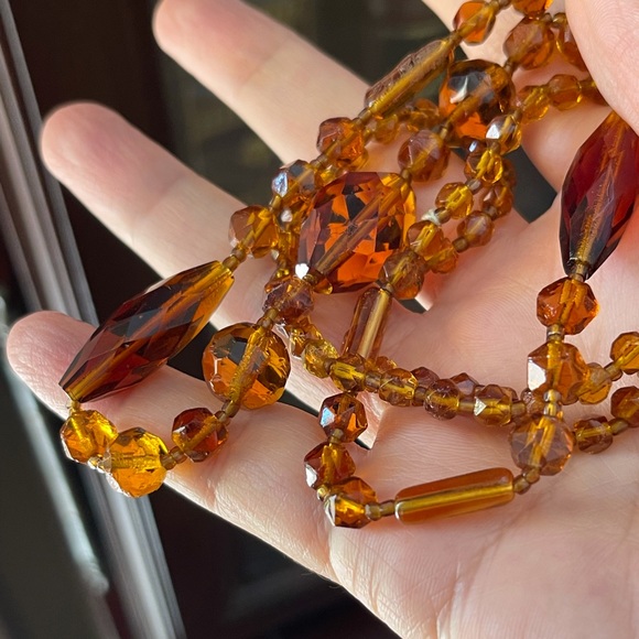 1950s honey amber glass necklace - Picture 4 of 7